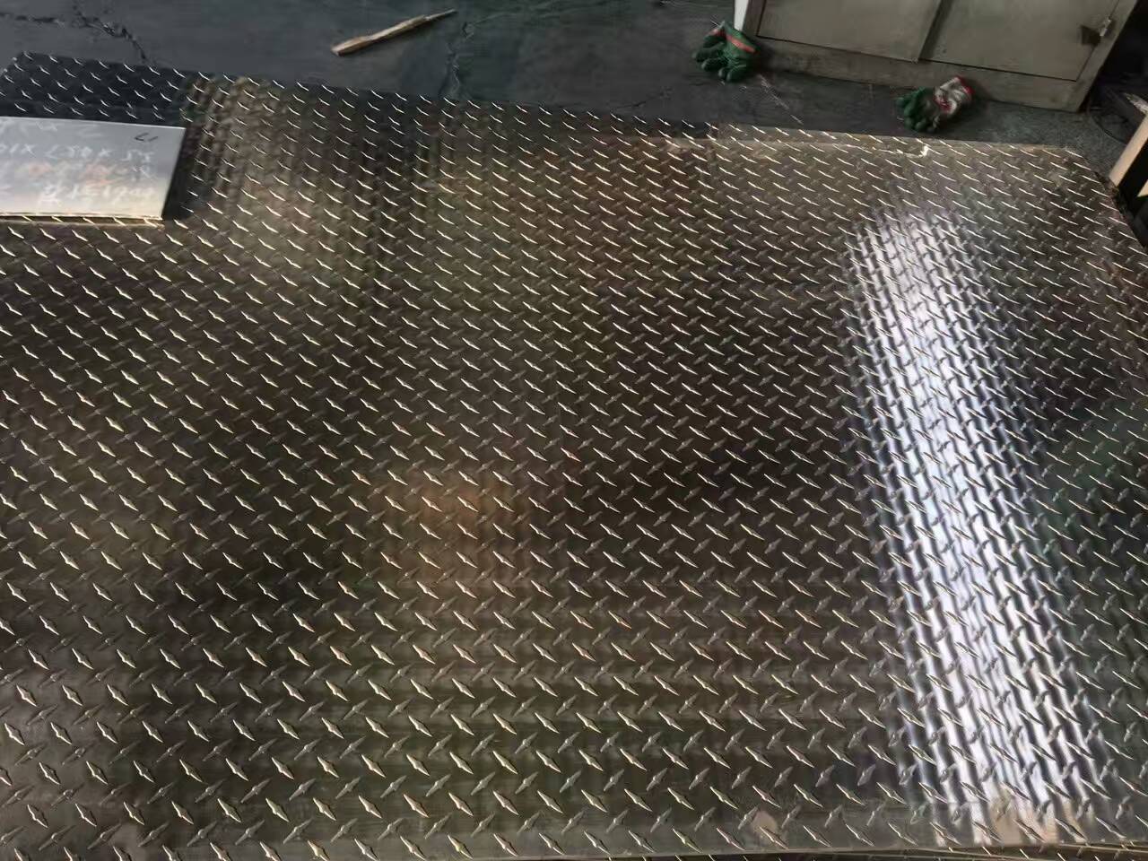 指針型花紋鋁板